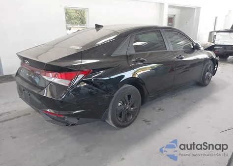 2023 Hyundai Elantra Sel z USA, uszkodzony, nr VIN KMHLM4AG2PU539271